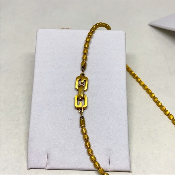 Givenchy’s Vintage Sculptural & Sophisticated Inimitable Necklace - Picture 9 of 10